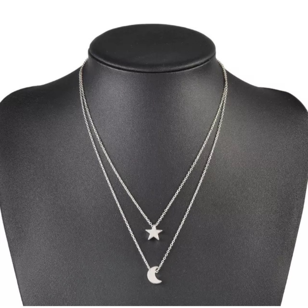 🆕 Layered Moon Star Charm Necklace - Picture 1 of 4